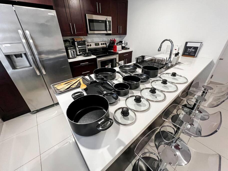 Vacay Spot Experience Luna Sky! 65" Tv Bar, Bbq, Shower Massage Jets, Music, Go To Fl Keys Homestead Exterior foto