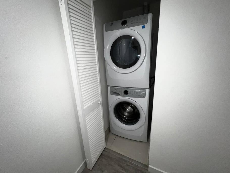 Vacay Spot Experience Luna Sky! 65" Tv Bar, Bbq, Shower Massage Jets, Music, Go To Fl Keys Homestead Exterior foto